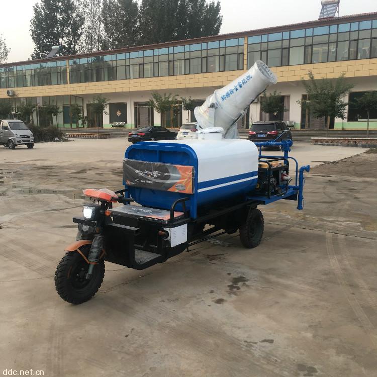 小型電動(dòng)三輪灑水車